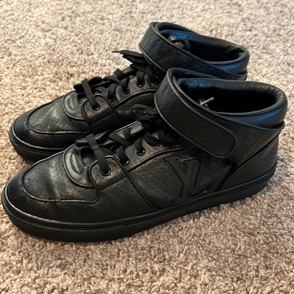 Louis Vuitton low top black sneakers - Picture 3 of 5